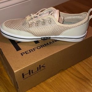 Cream Woman’s Huk Boating Shoes